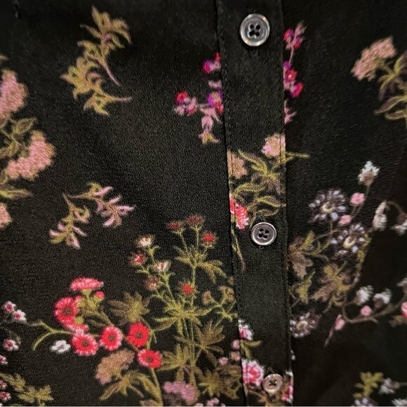 Lauren Conrad army green cold shoulder floral top size XS - Picture 4 of 7